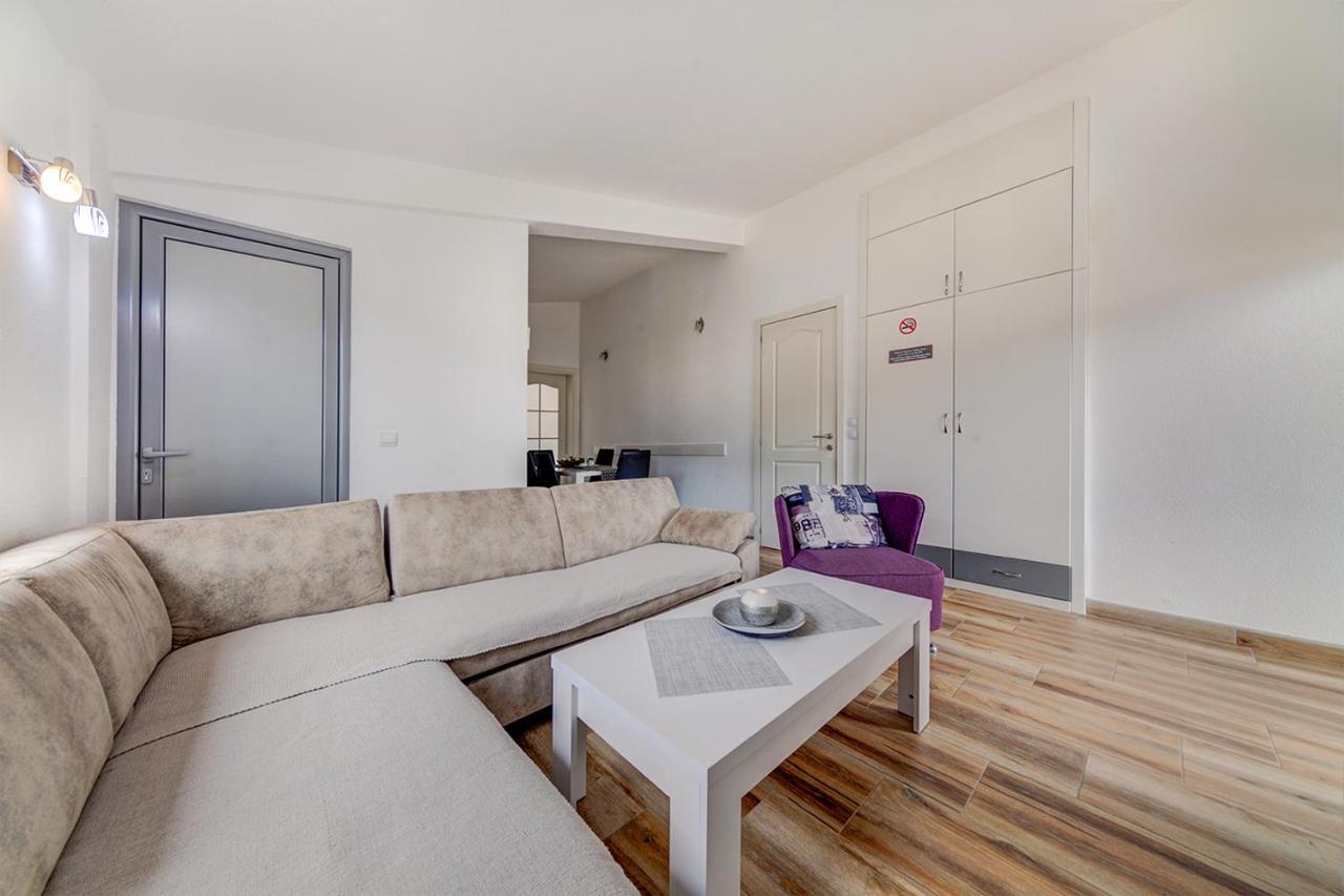 Delfin Apartments Сутоморе Екстер'єр фото
