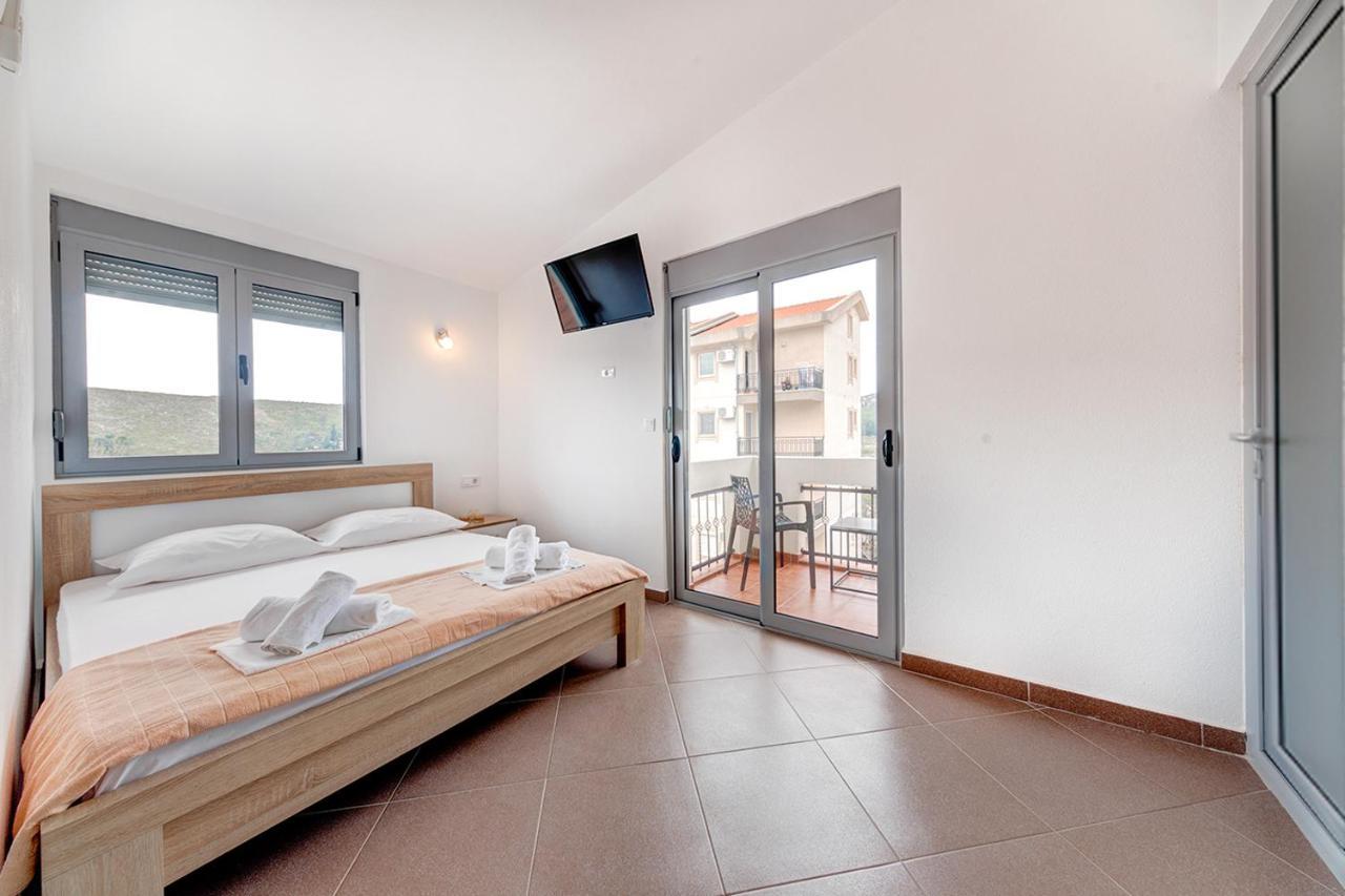 Delfin Apartments Сутоморе Екстер'єр фото