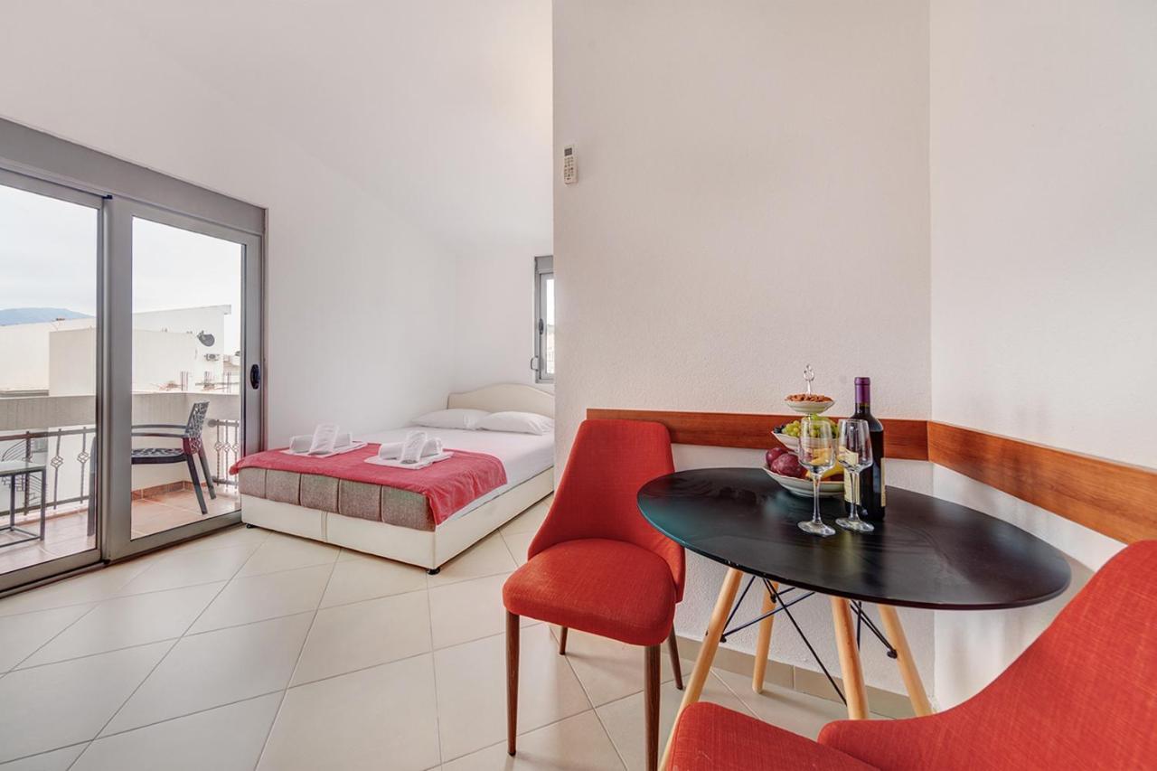Delfin Apartments Сутоморе Екстер'єр фото