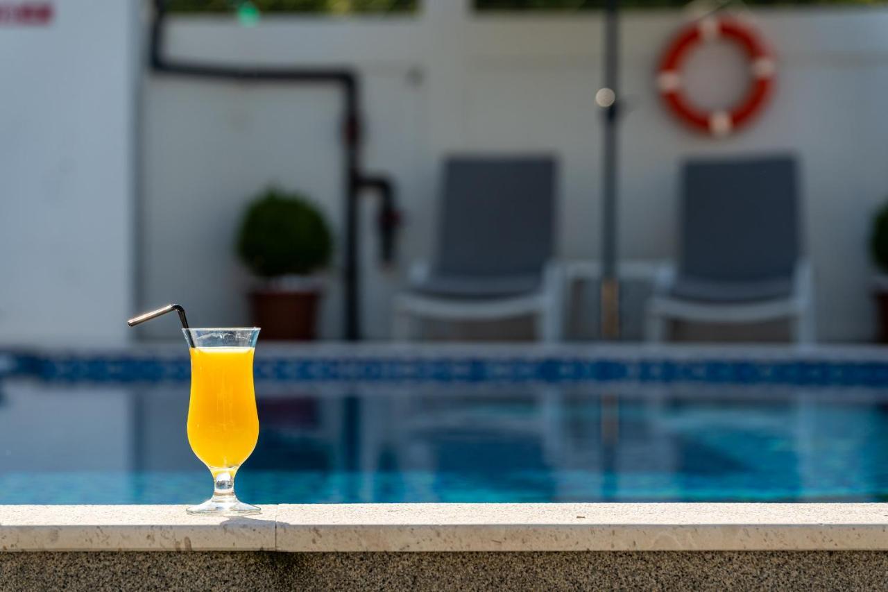 Delfin Apartments Сутоморе Екстер'єр фото