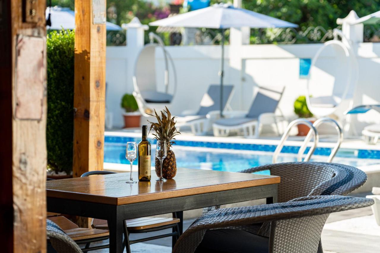 Delfin Apartments Сутоморе Екстер'єр фото
